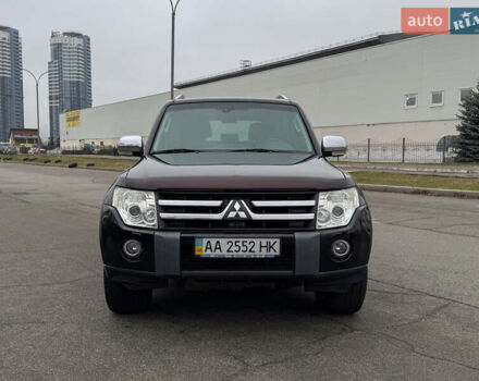 Черный Мицубиси Паджеро Вагон, объемом двигателя 3.2 л и пробегом 305 тыс. км за 12900 $, фото 2 на Automoto.ua