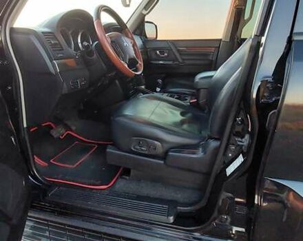 Чорний Міцубісі Паджеро Вагон, об'ємом двигуна 2.97 л та пробігом 286 тис. км за 9400 $, фото 7 на Automoto.ua