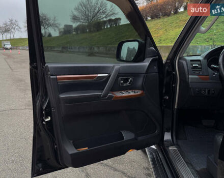 Черный Мицубиси Паджеро Вагон, объемом двигателя 3.2 л и пробегом 305 тыс. км за 12900 $, фото 13 на Automoto.ua