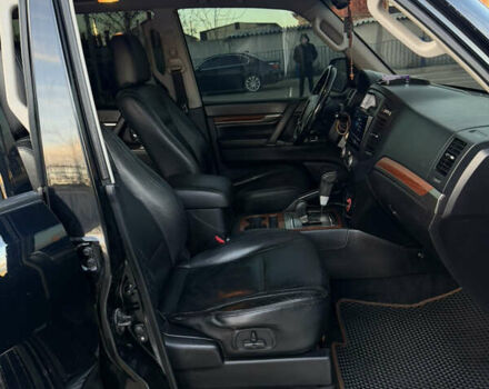 Черный Мицубиси Паджеро Вагон, объемом двигателя 3.2 л и пробегом 328 тыс. км за 13000 $, фото 30 на Automoto.ua