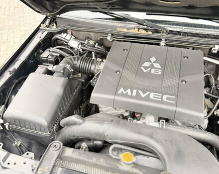 Черный Мицубиси Паджеро Вагон, объемом двигателя 3.83 л и пробегом 218 тыс. км за 10700 $, фото 32 на Automoto.ua