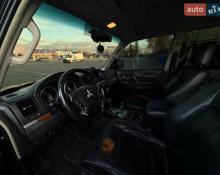 Черный Мицубиси Паджеро Вагон, объемом двигателя 3.2 л и пробегом 328 тыс. км за 13000 $, фото 24 на Automoto.ua