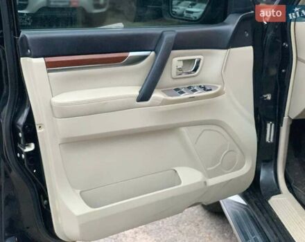 Черный Мицубиси Паджеро Вагон, объемом двигателя 3 л и пробегом 232 тыс. км за 11390 $, фото 15 на Automoto.ua