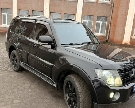 Черный Мицубиси Паджеро Вагон, объемом двигателя 3.83 л и пробегом 218 тыс. км за 10700 $, фото 1 на Automoto.ua