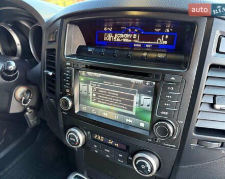 Чорний Міцубісі Паджеро Вагон, об'ємом двигуна 2.97 л та пробігом 250 тис. км за 18000 $, фото 20 на Automoto.ua