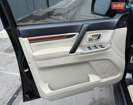 Черный Мицубиси Паджеро Вагон, объемом двигателя 3 л и пробегом 182 тыс. км за 11500 $, фото 19 на Automoto.ua