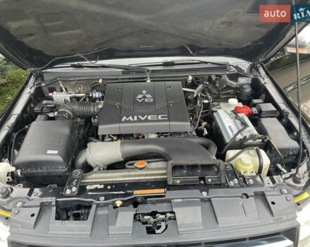 Черный Мицубиси Паджеро Вагон, объемом двигателя 0 л и пробегом 200 тыс. км за 11300 $, фото 17 на Automoto.ua