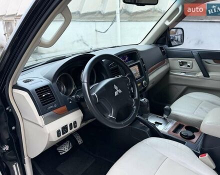 Черный Мицубиси Паджеро Вагон, объемом двигателя 3 л и пробегом 182 тыс. км за 11500 $, фото 18 на Automoto.ua