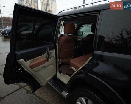 Черный Мицубиси Паджеро Вагон, объемом двигателя 3.8 л и пробегом 219 тыс. км за 10990 $, фото 14 на Automoto.ua