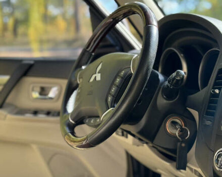 Чорний Міцубісі Паджеро Вагон, об'ємом двигуна 3.5 л та пробігом 220 тис. км за 20000 $, фото 8 на Automoto.ua