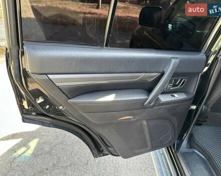 Чорний Міцубісі Паджеро Вагон, об'ємом двигуна 2.97 л та пробігом 312 тис. км за 14300 $, фото 15 на Automoto.ua
