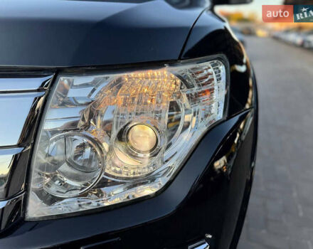 Черный Мицубиси Паджеро Вагон, объемом двигателя 3.2 л и пробегом 180 тыс. км за 16500 $, фото 5 на Automoto.ua