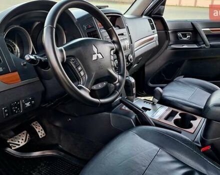 Черный Мицубиси Паджеро Вагон, объемом двигателя 3.83 л и пробегом 389 тыс. км за 14800 $, фото 30 на Automoto.ua