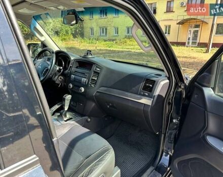 Чорний Міцубісі Паджеро Вагон, об'ємом двигуна 2.97 л та пробігом 312 тис. км за 14300 $, фото 12 на Automoto.ua