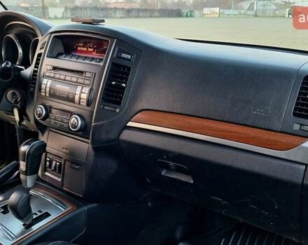 Черный Мицубиси Паджеро Вагон, объемом двигателя 3.83 л и пробегом 389 тыс. км за 14800 $, фото 35 на Automoto.ua