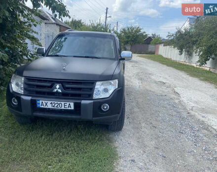 Черный Мицубиси Паджеро Вагон, объемом двигателя 3.8 л и пробегом 219 тыс. км за 14000 $, фото 1 на Automoto.ua