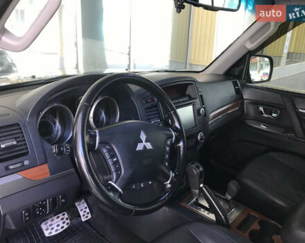 Чорний Міцубісі Паджеро Вагон, об'ємом двигуна 3.2 л та пробігом 164 тис. км за 20000 $, фото 9 на Automoto.ua