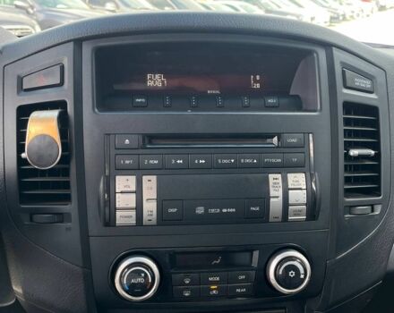 Черный Мицубиси Паджеро Вагон, объемом двигателя 3 л и пробегом 235 тыс. км за 15490 $, фото 40 на Automoto.ua