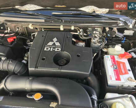 Чорний Міцубісі Паджеро Вагон, об'ємом двигуна 3.2 л та пробігом 164 тис. км за 20000 $, фото 13 на Automoto.ua