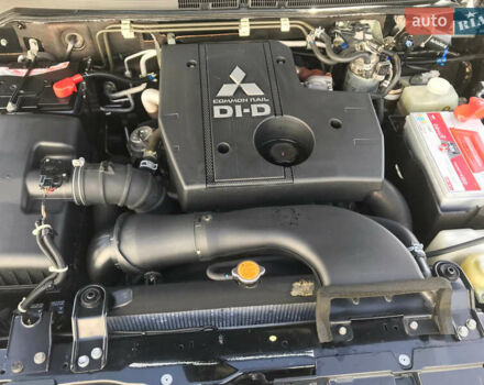 Чорний Міцубісі Паджеро Вагон, об'ємом двигуна 3.2 л та пробігом 164 тис. км за 20000 $, фото 16 на Automoto.ua