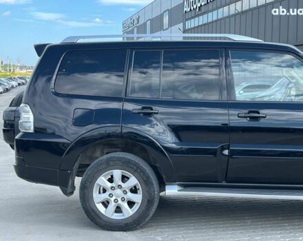 Черный Мицубиси Паджеро Вагон, объемом двигателя 3 л и пробегом 235 тыс. км за 15490 $, фото 3 на Automoto.ua