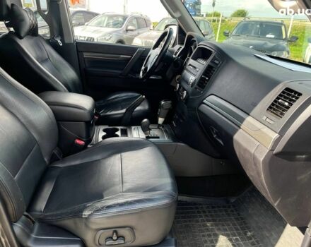 Черный Мицубиси Паджеро Вагон, объемом двигателя 3 л и пробегом 235 тыс. км за 15490 $, фото 16 на Automoto.ua