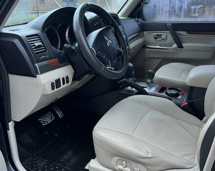 Черный Мицубиси Паджеро Вагон, объемом двигателя 3.2 л и пробегом 117 тыс. км за 18500 $, фото 46 на Automoto.ua