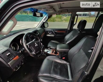 Черный Мицубиси Паджеро Вагон, объемом двигателя 3.83 л и пробегом 190 тыс. км за 13400 $, фото 7 на Automoto.ua