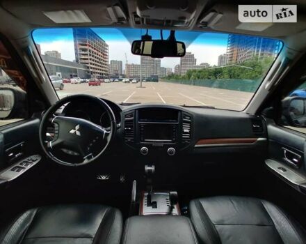 Черный Мицубиси Паджеро Вагон, объемом двигателя 3.83 л и пробегом 190 тыс. км за 13400 $, фото 6 на Automoto.ua