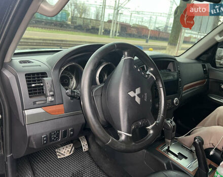 Черный Мицубиси Паджеро Вагон, объемом двигателя 3.2 л и пробегом 230 тыс. км за 17000 $, фото 5 на Automoto.ua