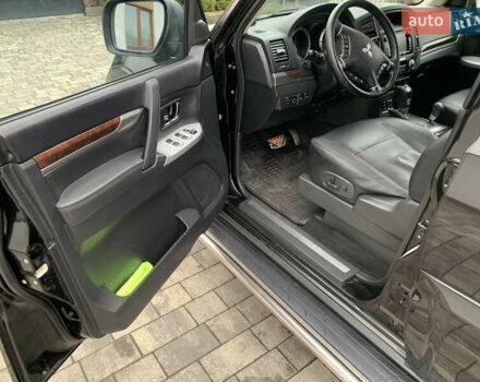 Чорний Міцубісі Паджеро Вагон, об'ємом двигуна 3.2 л та пробігом 174 тис. км за 21500 $, фото 7 на Automoto.ua