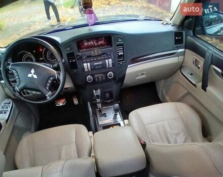 Чорний Міцубісі Паджеро Вагон, об'ємом двигуна 3.2 л та пробігом 170 тис. км за 20700 $, фото 17 на Automoto.ua