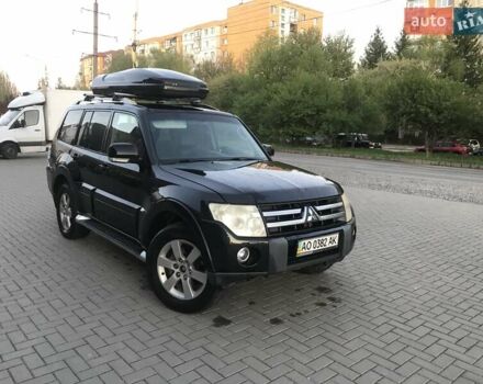 Черный Мицубиси Паджеро Вагон, объемом двигателя 3.2 л и пробегом 284 тыс. км за 12000 $, фото 1 на Automoto.ua