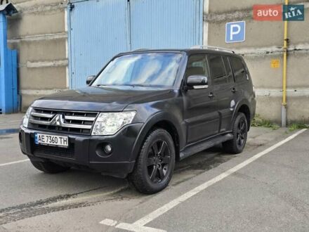 Мицубиси Паджеро Вагон 2007 в Киеве на Automoto.ua Черный Мицубиси Паджеро Вагон, объемом двигателя 3.2 л и пробегом 270 тыс. км за 10199 $, фото 1 на Automoto.ua