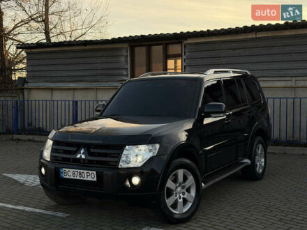 Черный Мицубиси Паджеро Вагон, объемом двигателя 3.2 л и пробегом 328 тыс. км за 13000 $, фото 1 на Automoto.ua