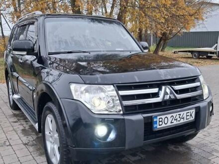 Черный Мицубиси Паджеро Вагон, объемом двигателя 3.83 л и пробегом 295 тыс. км за 15000 $, фото 1 на Automoto.ua