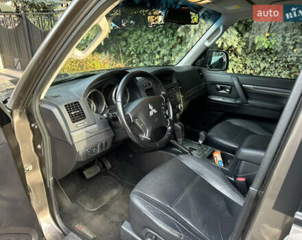 Коричневый Мицубиси Паджеро Вагон, объемом двигателя 3 л и пробегом 143 тыс. км за 14900 $, фото 5 на Automoto.ua