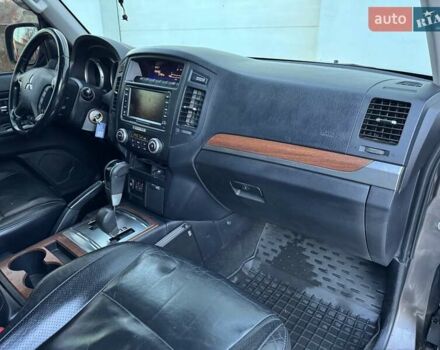 Коричневий Міцубісі Паджеро Вагон, об'ємом двигуна 3.2 л та пробігом 234 тис. км за 13900 $, фото 48 на Automoto.ua