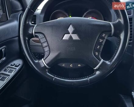 Коричневий Міцубісі Паджеро Вагон, об'ємом двигуна 3.2 л та пробігом 234 тис. км за 13900 $, фото 54 на Automoto.ua