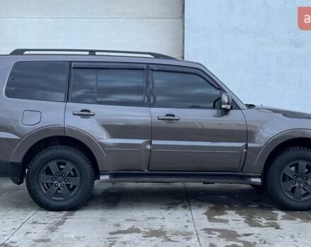 Коричневий Міцубісі Паджеро Вагон, об'ємом двигуна 3.2 л та пробігом 234 тис. км за 13900 $, фото 9 на Automoto.ua