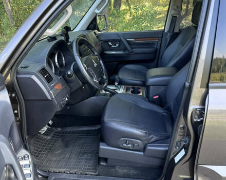 Коричневый Мицубиси Паджеро Вагон, объемом двигателя 3.83 л и пробегом 100 тыс. км за 19900 $, фото 30 на Automoto.ua