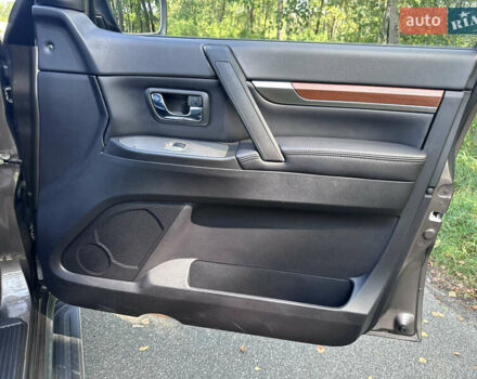 Коричневый Мицубиси Паджеро Вагон, объемом двигателя 3.83 л и пробегом 100 тыс. км за 19900 $, фото 52 на Automoto.ua