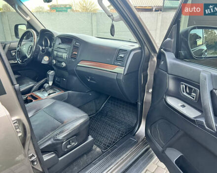 Коричневый Мицубиси Паджеро Вагон, объемом двигателя 3.2 л и пробегом 216 тыс. км за 17000 $, фото 13 на Automoto.ua