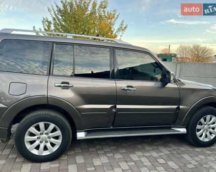 Коричневый Мицубиси Паджеро Вагон, объемом двигателя 3.2 л и пробегом 216 тыс. км за 17000 $, фото 1 на Automoto.ua