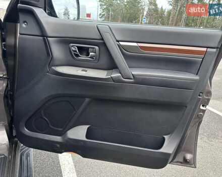 Коричневий Міцубісі Паджеро Вагон, об'ємом двигуна 3.83 л та пробігом 100 тис. км за 19900 $, фото 53 на Automoto.ua