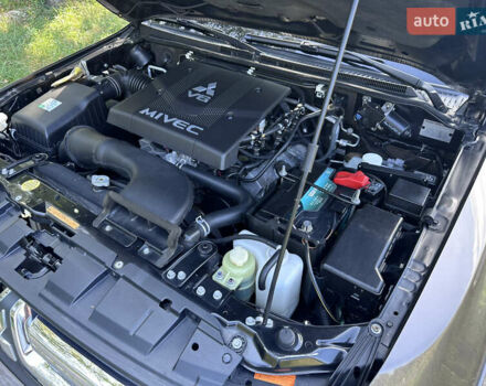 Коричневый Мицубиси Паджеро Вагон, объемом двигателя 3.83 л и пробегом 100 тыс. км за 19900 $, фото 64 на Automoto.ua