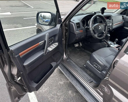 Коричневий Міцубісі Паджеро Вагон, об'ємом двигуна 3.83 л та пробігом 100 тис. км за 19900 $, фото 25 на Automoto.ua