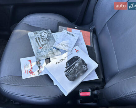 Коричневый Мицубиси Паджеро Вагон, объемом двигателя 3.83 л и пробегом 100 тыс. км за 19900 $, фото 45 на Automoto.ua