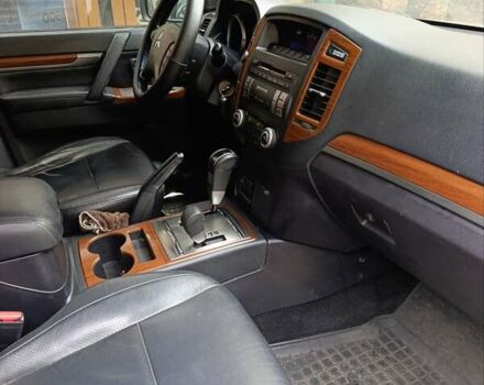 Красный Мицубиси Паджеро Вагон, объемом двигателя 3.8 л и пробегом 288 тыс. км за 14600 $, фото 7 на Automoto.ua