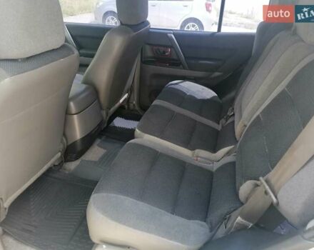 Сірий Міцубісі Паджеро Вагон, об'ємом двигуна 2.5 л та пробігом 328 тис. км за 10200 $, фото 20 на Automoto.ua